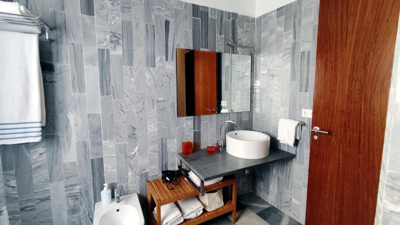 Selecta Elegante Apartamento Con Patio En Centro Historico Sevilha Exterior foto